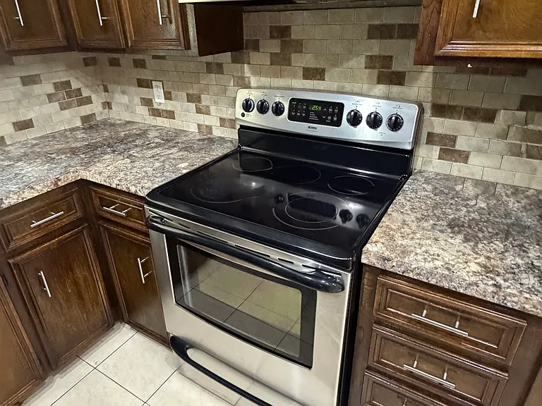 1408 S Chestnut Ave — Photo 22
