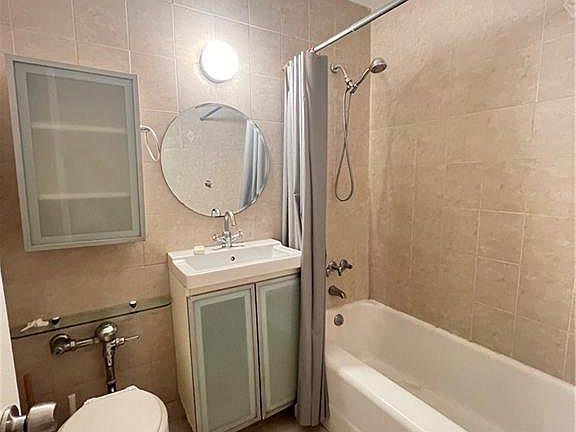 3rd image of 2678 Ocean Ave APT L4