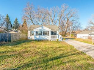 4510 S John Hix Rd, Wayne, MI 48184
