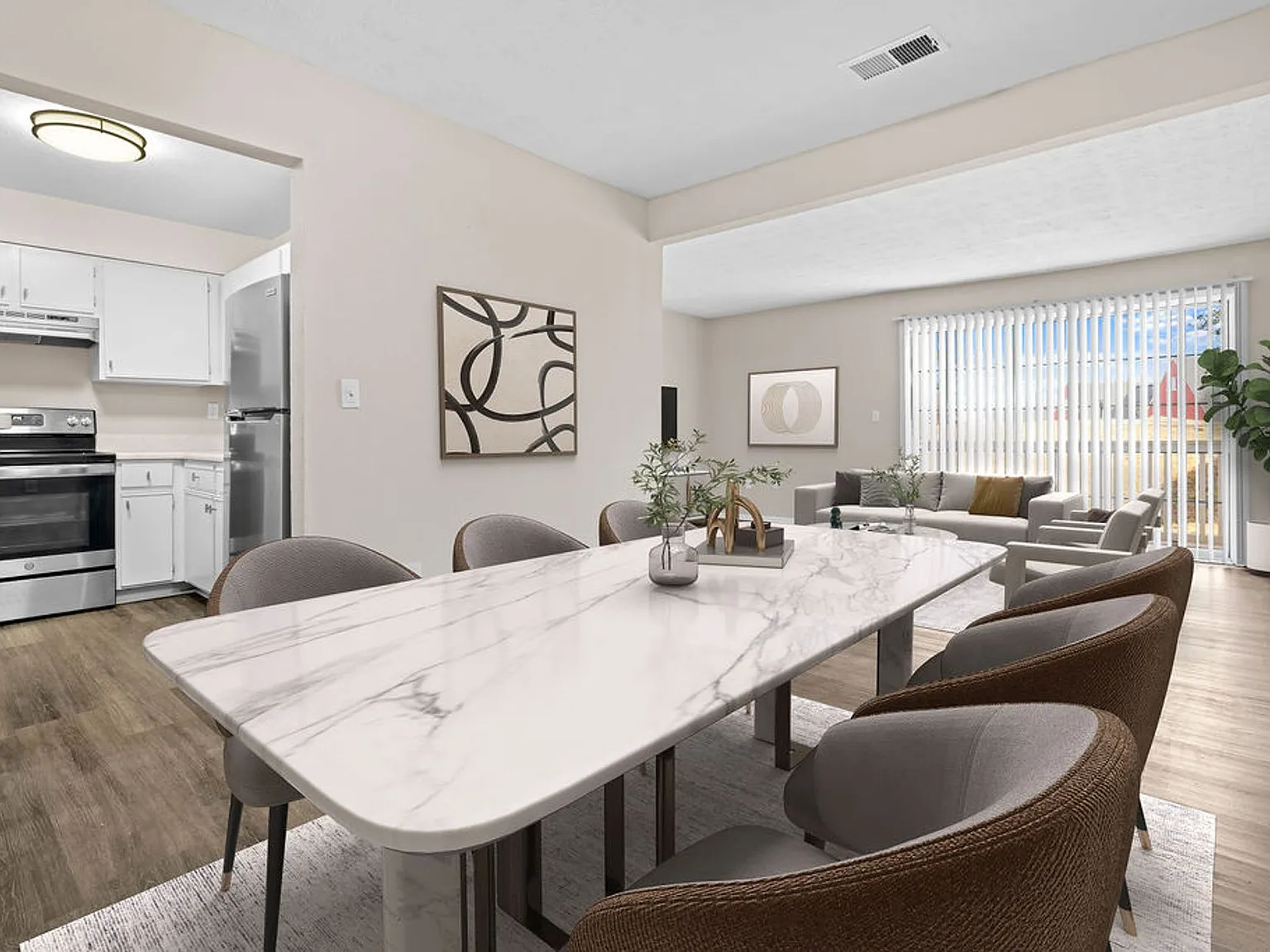 Castle Creek Apartments: Welcome Home to Comfort and Premier Living in Decatur, GA — Photo 2