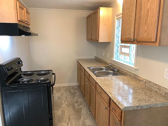 4th image of 2374 Hiawatha Park Dr