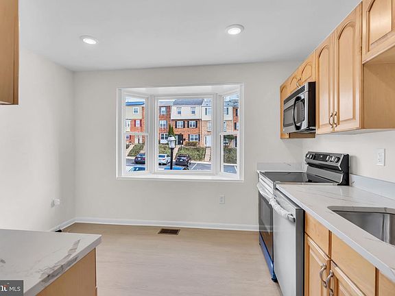 4th image of 26 Timber Rock Rd