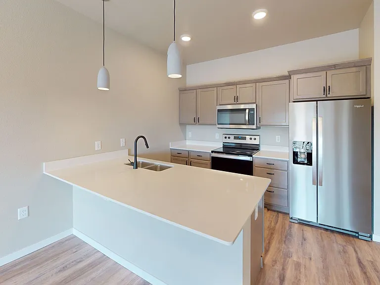 10Bedrock Apartments — Photo 38