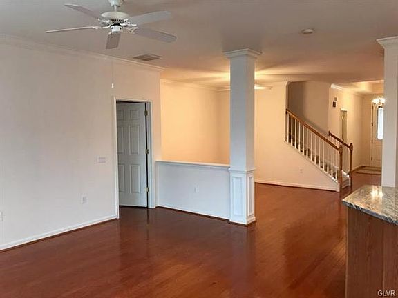 3rd image of 95 Glenmoor Cir