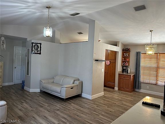 5th image of 2020 NE 5th Ter