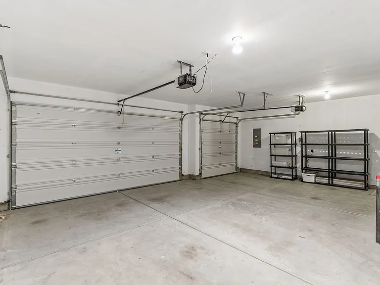 1136 Overland Trl — Photo 24