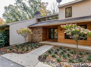 1636 Hillsboro Ave SE, Grand Rapids, MI 49546