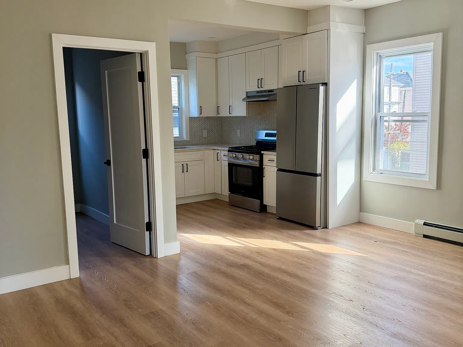 2 bed, 800 sqft, $1,700 — Photo 1