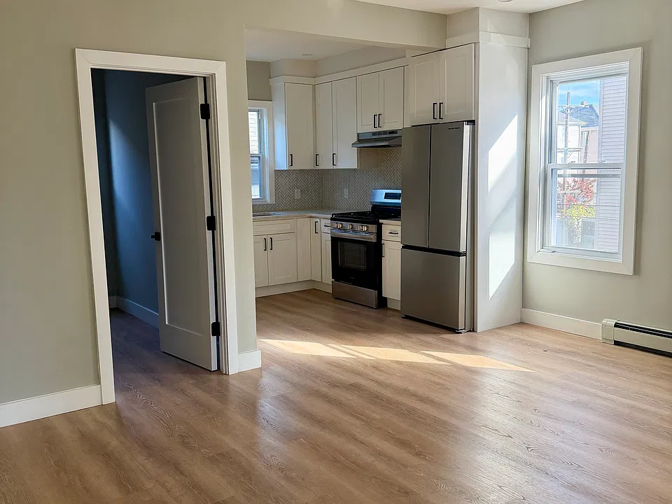 735 Broadway #2R