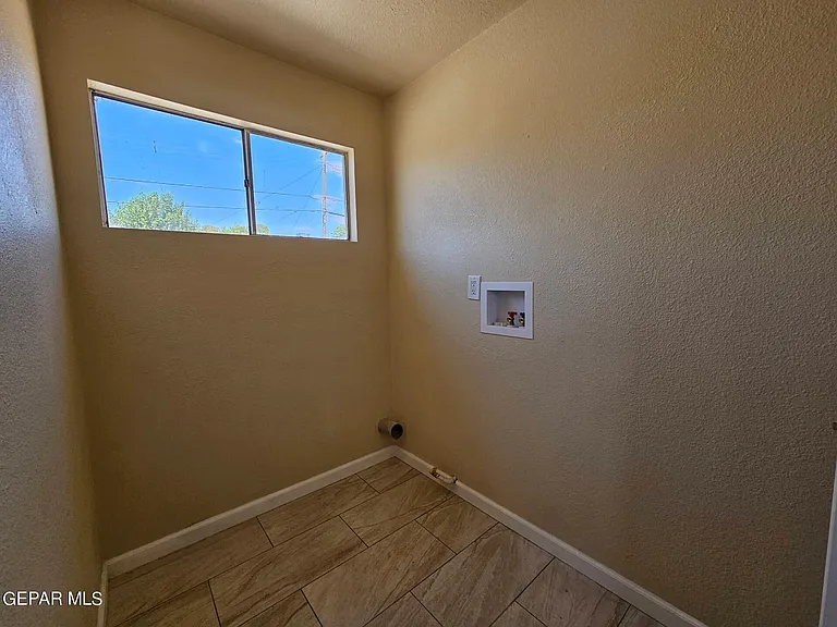 6005 Tampa Ave — Photo 6