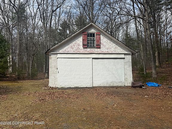 3rd image of 1369 Twin Pine Rd