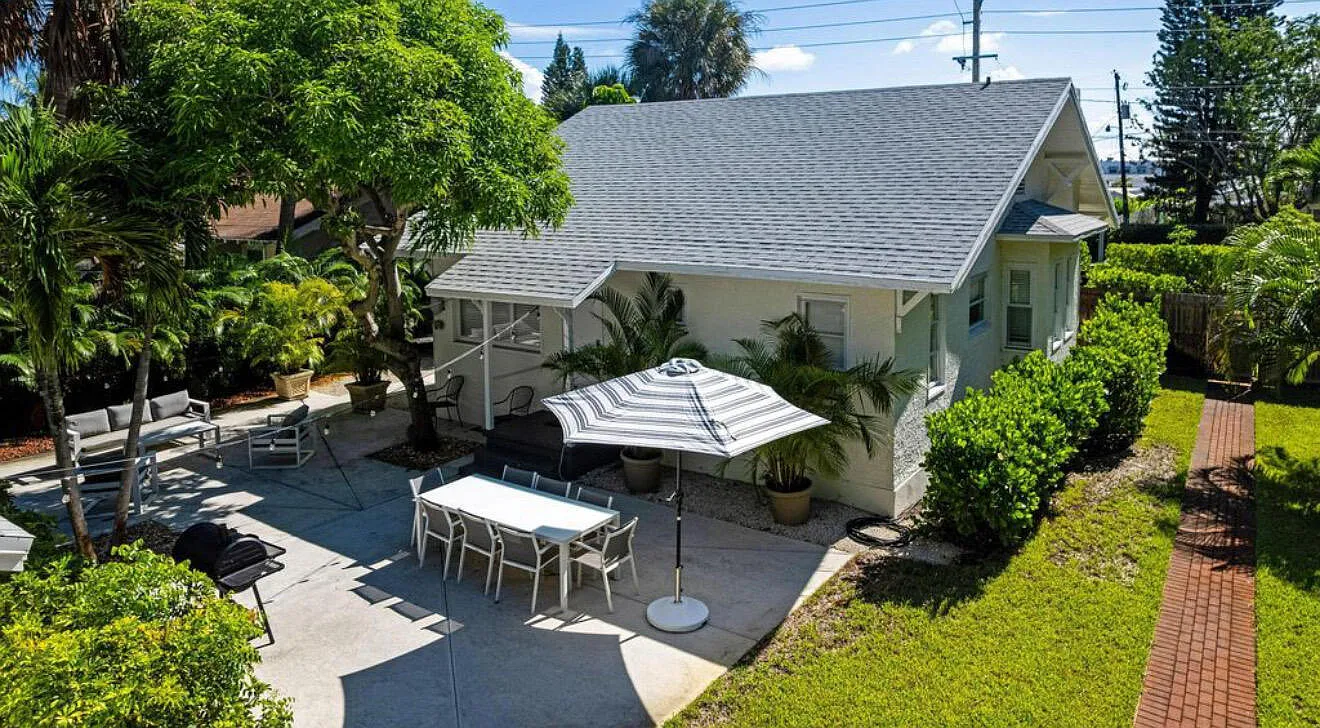 4 bed, 3.0 bath, 1616 sqft, $5,950 — Photo 2