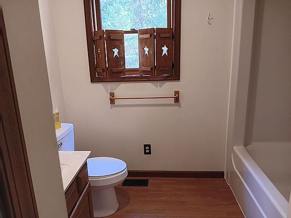 4th image of 107 Paden Dr