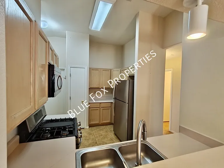 9422 E Cork St — Photo 4