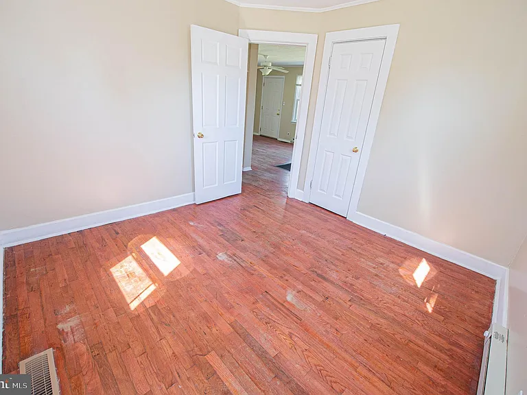 602 E Main St — Photo 52