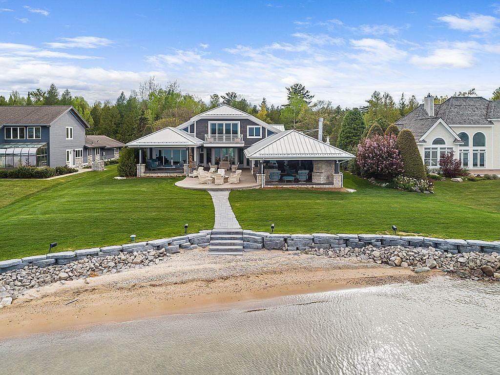 6140 Pine Lake Club Dr, Charlevoix, MI 49720 Zillow