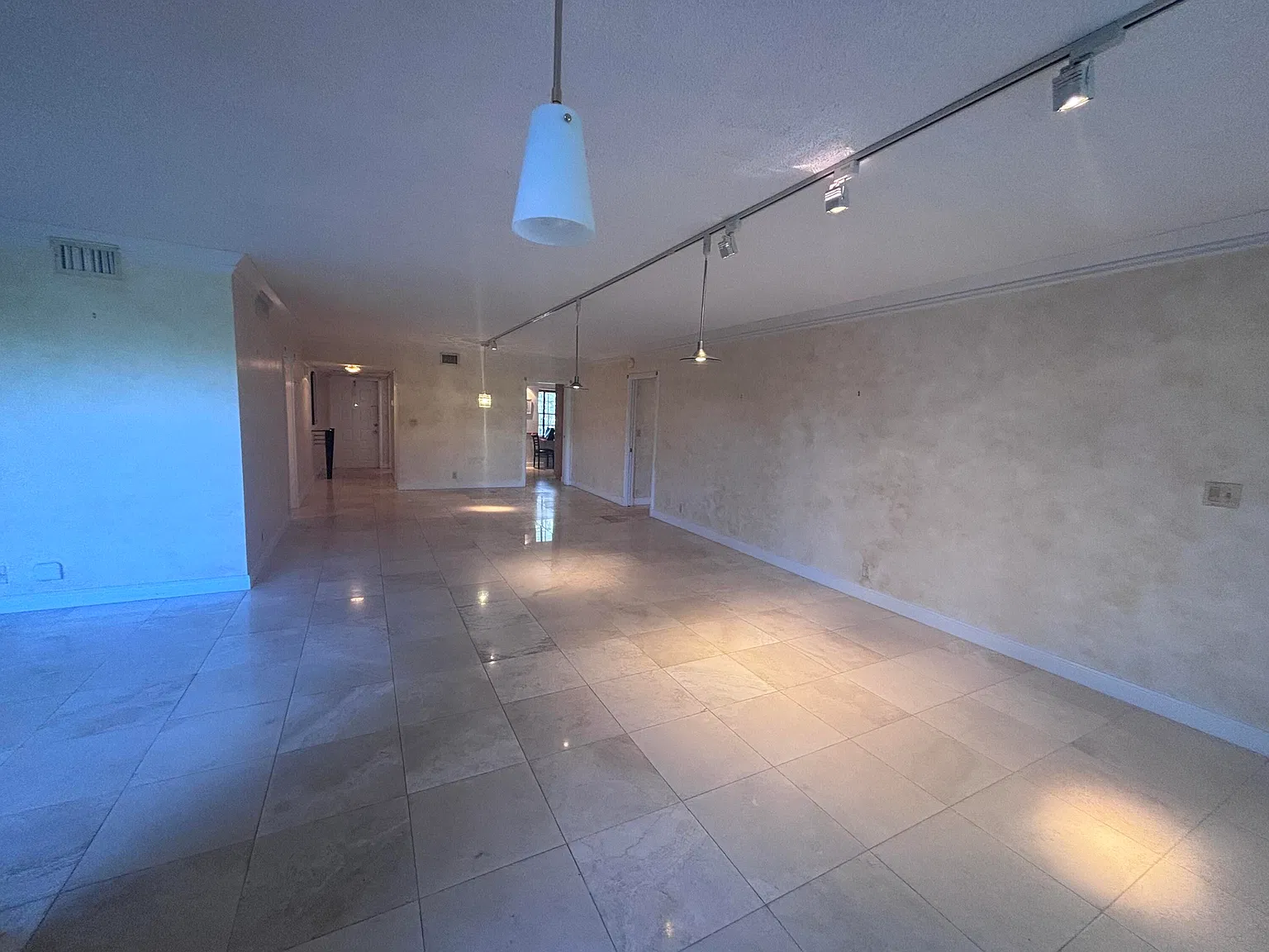 2 bed, 2.5 bath, 1620 sqft, $2,500 — Photo 4