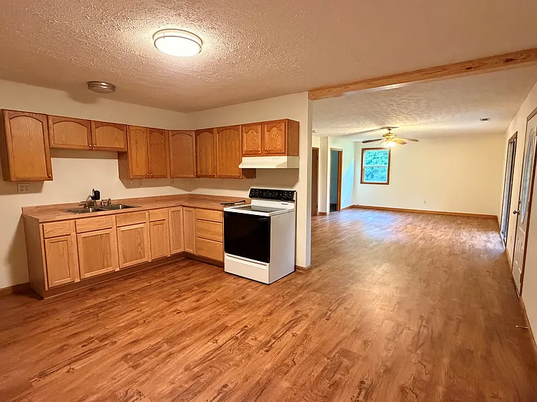 213 King Rd — Photo 2