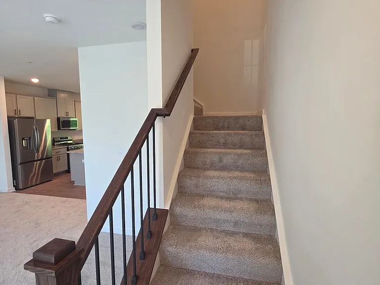 1806 Canterbury Dr — Photo 8