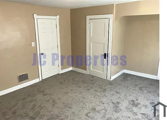 1252 Catalpa Dr — Photo 9
