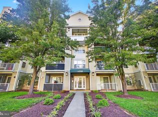 14100 Farnsworth Ln #2406, Upper Marlboro, MD 20772