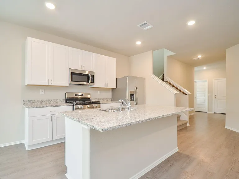 25513 Blossom Ct — Photo 1