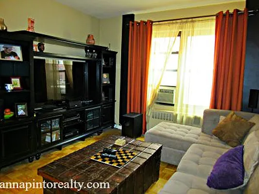 Sold by Anna Pinto Realty | media 2