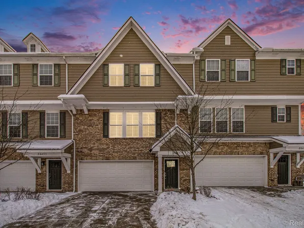 28463 Traci Trl, Novi, MI 48377