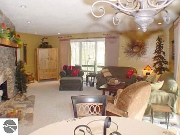 3rd image of 7880 Otsego Ct