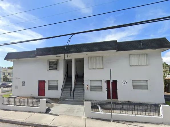 401 Sw 5 St., 401 SW 5th St APT 4, Miami, FL 33130