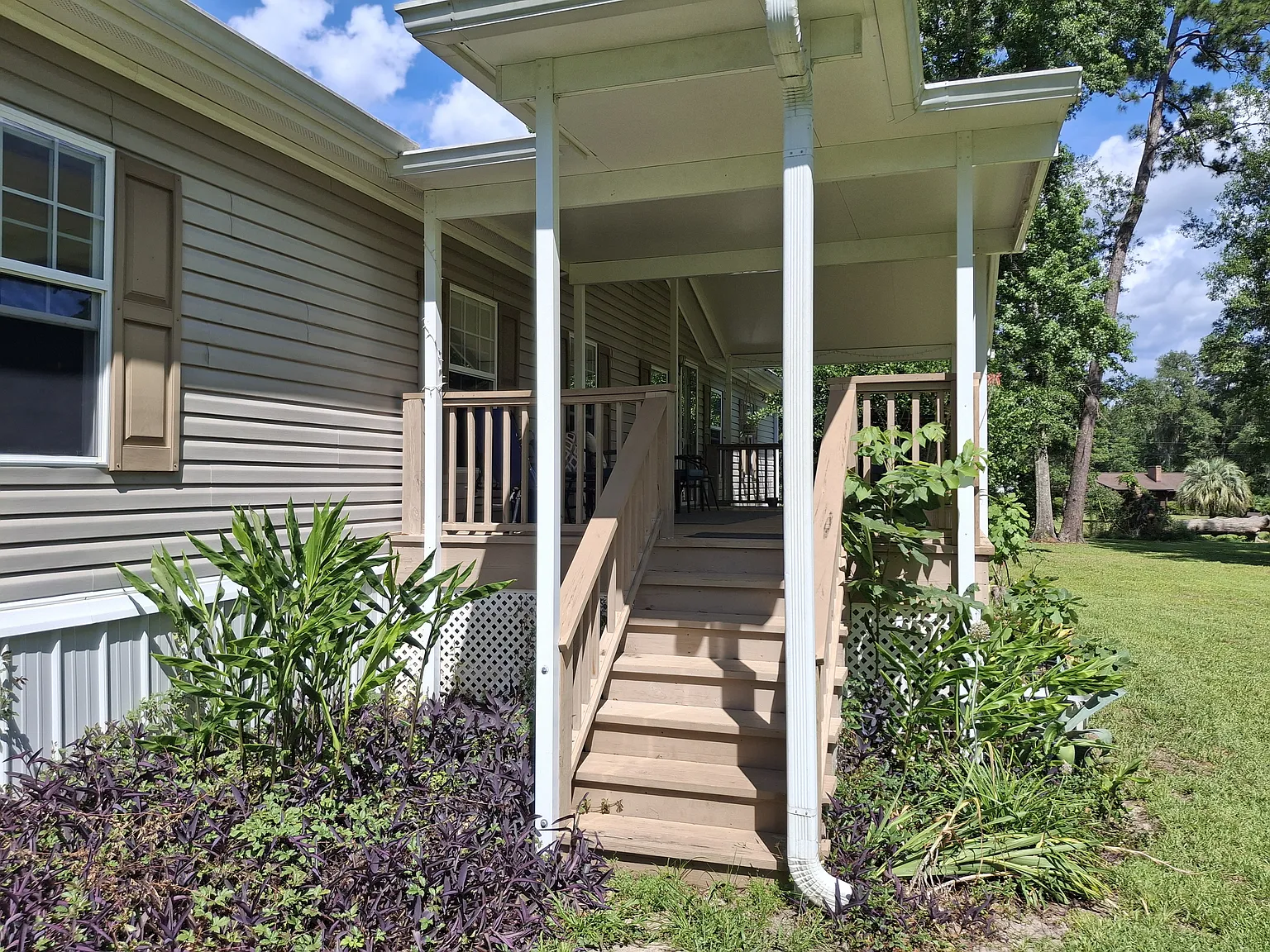 291 Payton Rd — Photo 1
