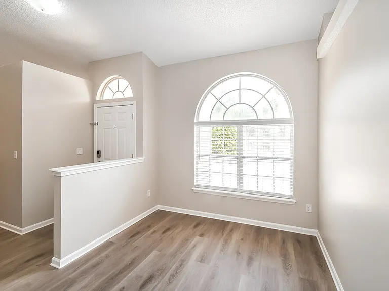 3445 Shelley Dr — Photo 6