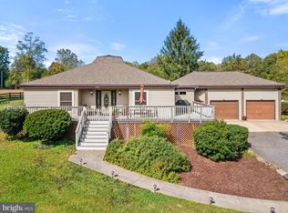 9954 Crest Ct, Marshall, VA 20115