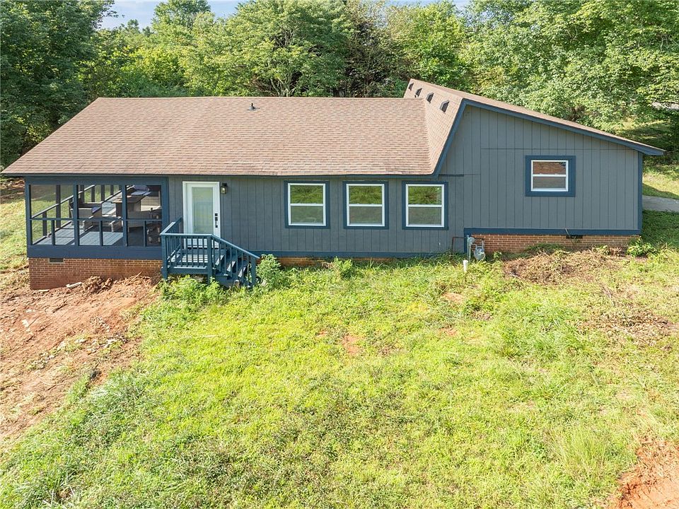 1st image of 166 McJunkin Dr