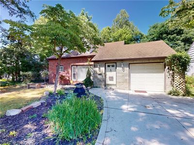 1049 Renfield Rd, Cleveland Heights, OH, 44121