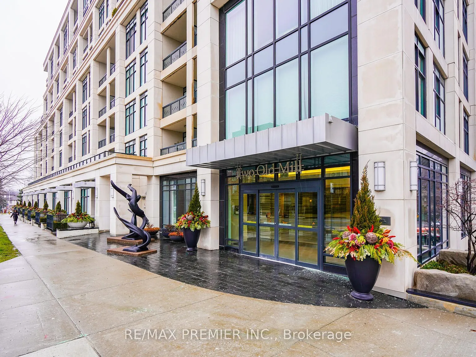 1 bed, $2,400 — Photo 2