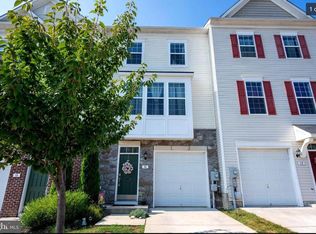 14 Piccadilly Ct, Falling Waters, WV 25419
