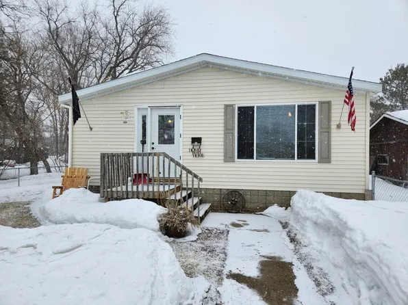 304 Huntsinger Ave, Park Rapids, MN 56470