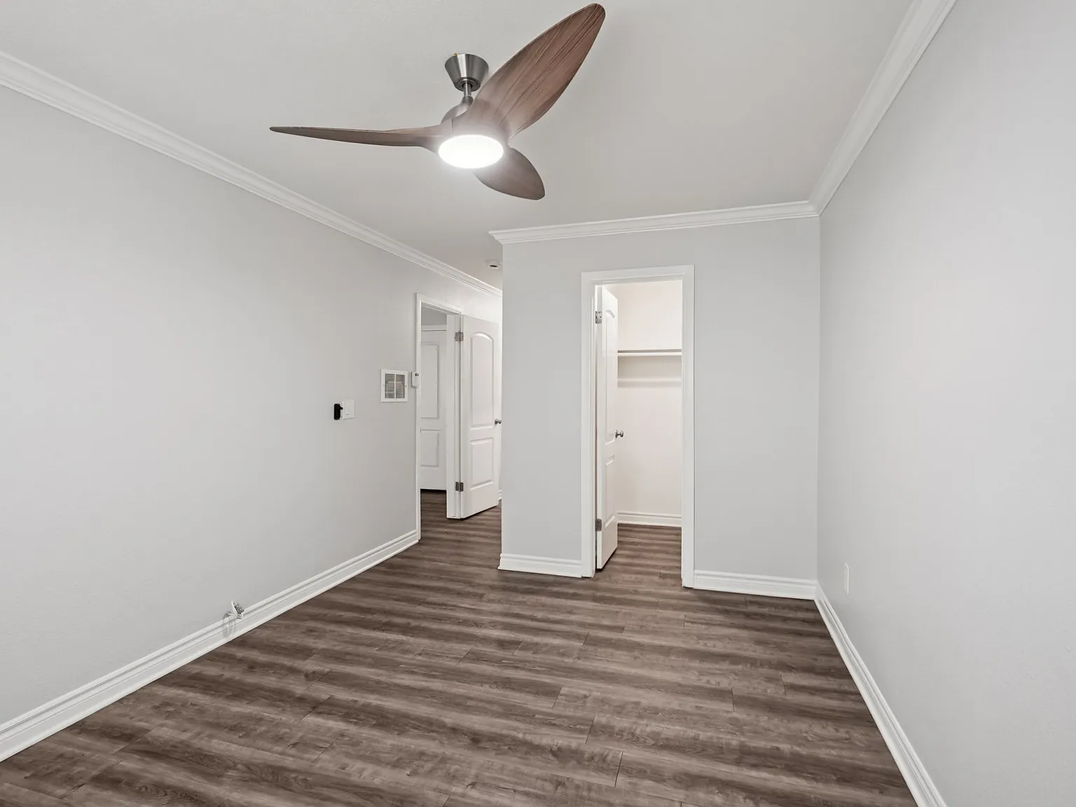 Granada Court — Photo 1