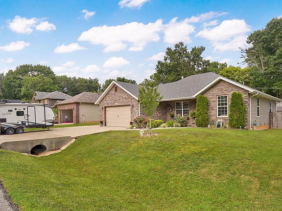 4th image of 5824 S Geranium Lane
