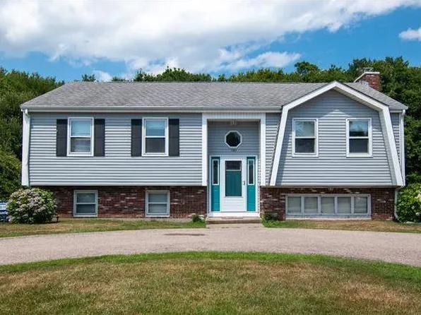 101 Sakonnet Blvd, Narragansett, RI 02882