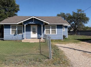 2410 Fisher St, Plainview, TX 79072