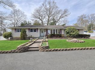 240 N 3rd Street, Ronkonkoma, NY 11779