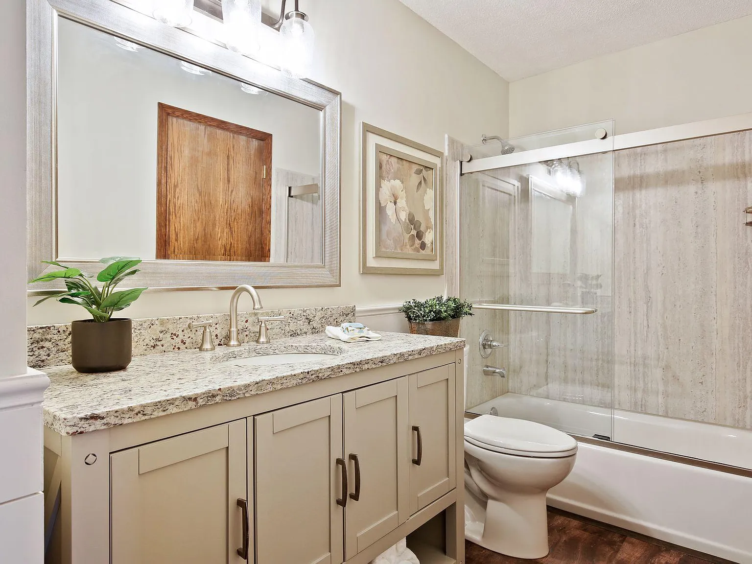 3 bed, 1560 sqft, $2,250 — Photo 4