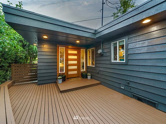 Welcome to your Lake Sawyer hideaway. 