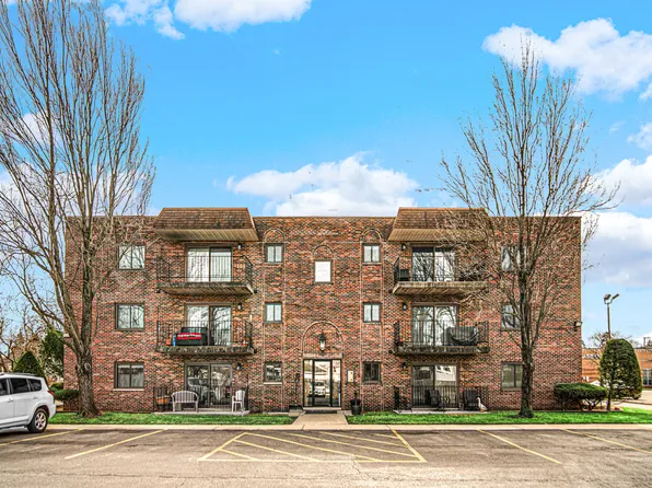 1940 183rd St APT 1B, Homewood, IL 60430