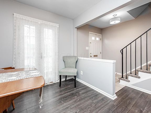 2nd image of 2815 Chateau Cir S #38