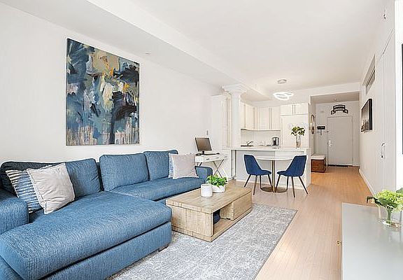3rd image of 650 Avenue Of The Amer #5L