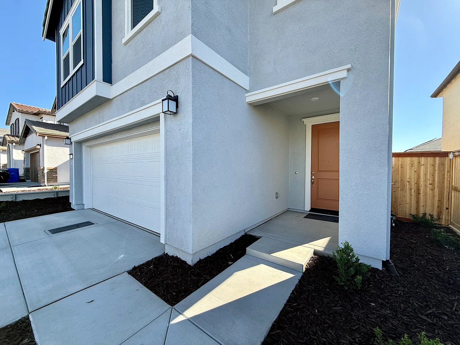 4 bed, 2.5 bath, 2355 sqft, $3,495 — Photo 2