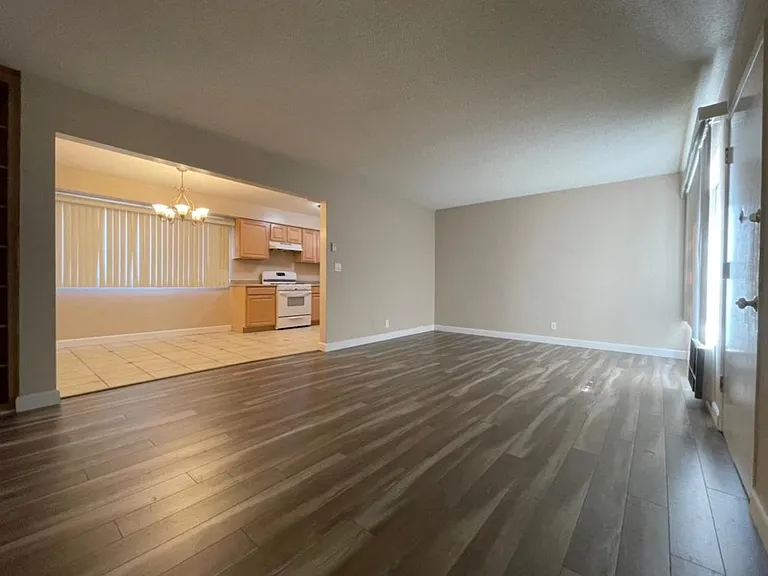 4425 Ocean View Blvd #8 — Photo 14